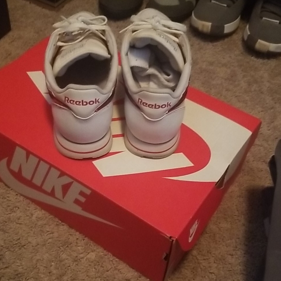 Shoes - Picture 3 of 4